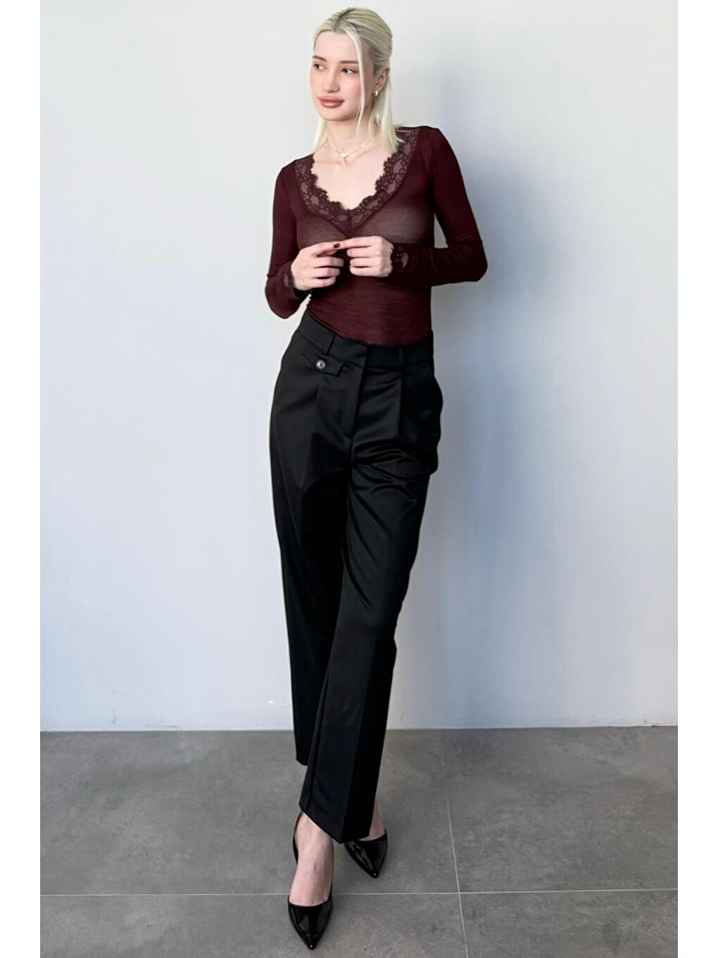 Siyah Pens Detaylı Kapaklı Düz Paça Kumaş Pantolon Mg2642-5