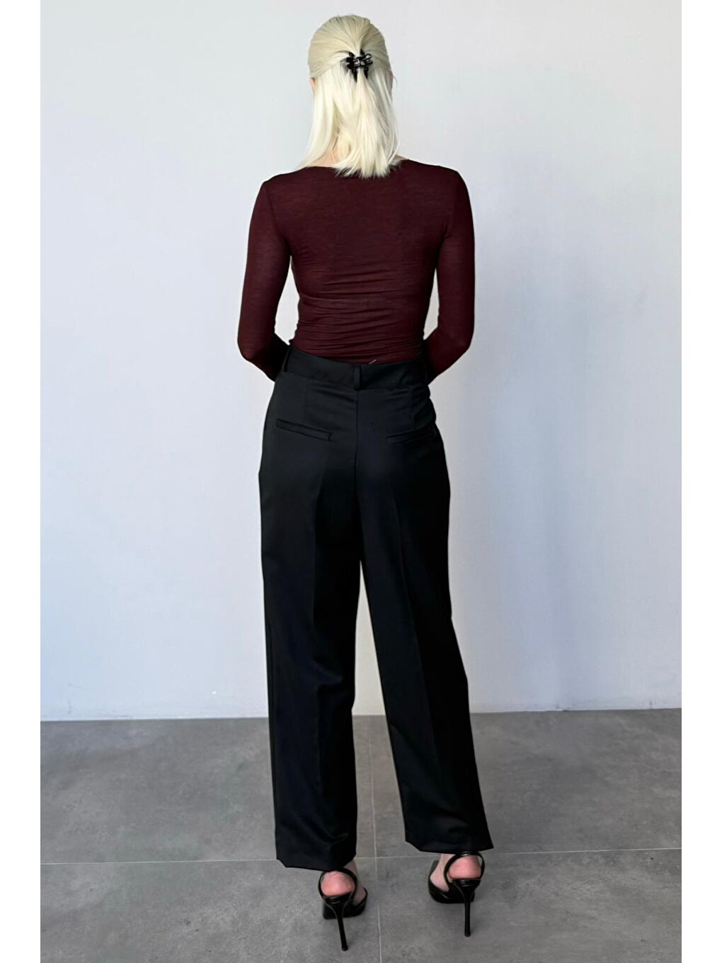 Siyah Pens Detaylı Kapaklı Düz Paça Kumaş Pantolon Mg2642-6