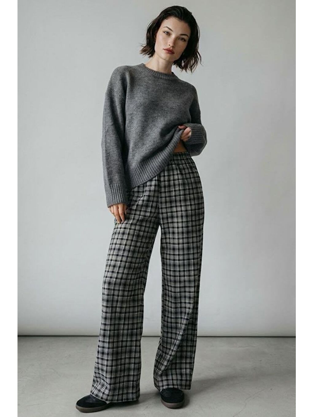 Gri Lastikli Bel Geniş Paça Ekose Pantolon Mg2658