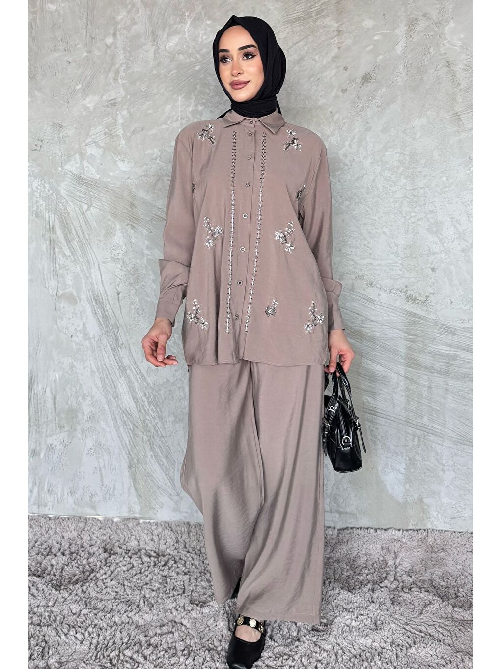 Bej Kadın Boncuk İşlemeli Tesettür Gömlek Pantolon İkili Takım