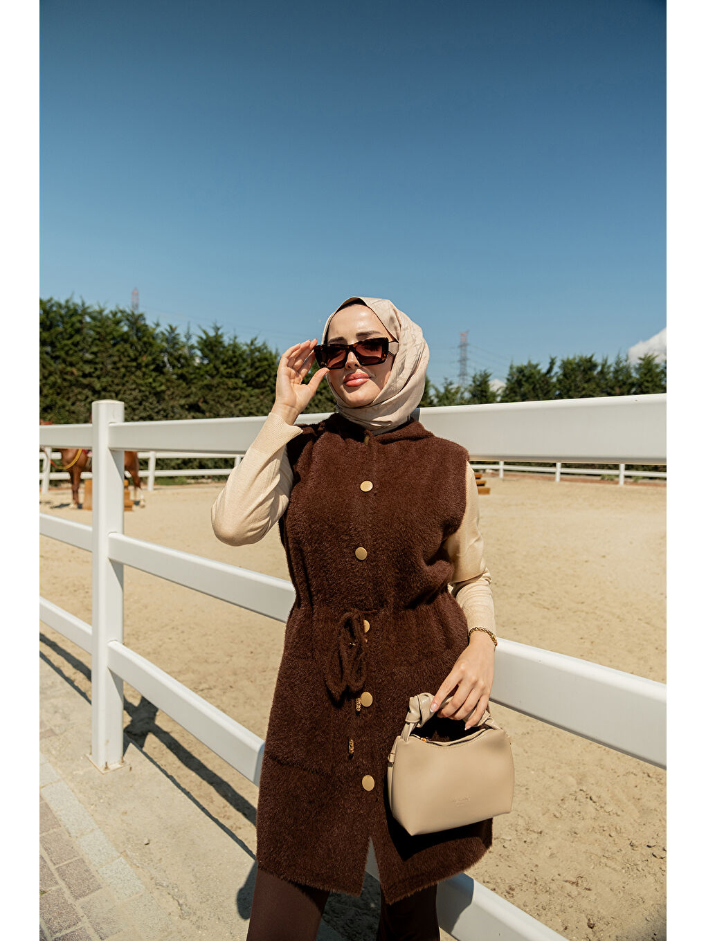 Kadın Bel Bağlamalı Triko Yelek Kahverengi