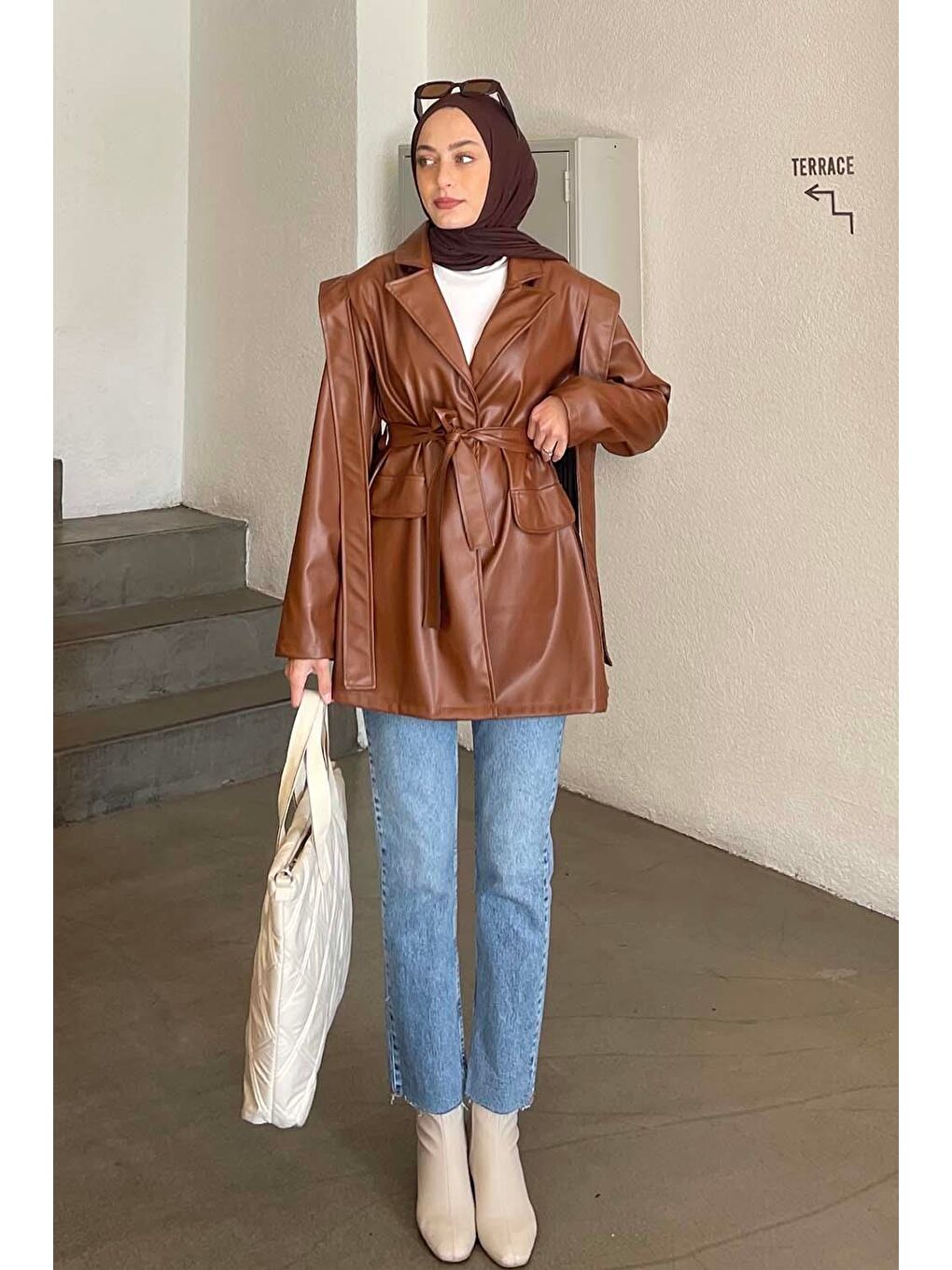 Kruvaze Yaka Kuşaklı Deri Ceket Kahverengi