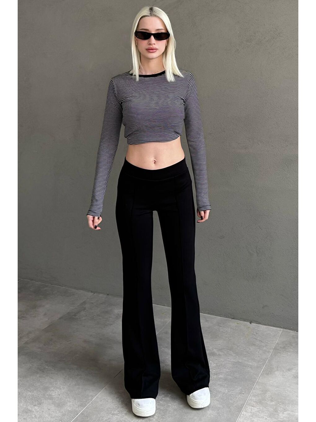 Siyah Yüksek Bel Flare Paça Günlük Kadın Pantolon Mg2645-2