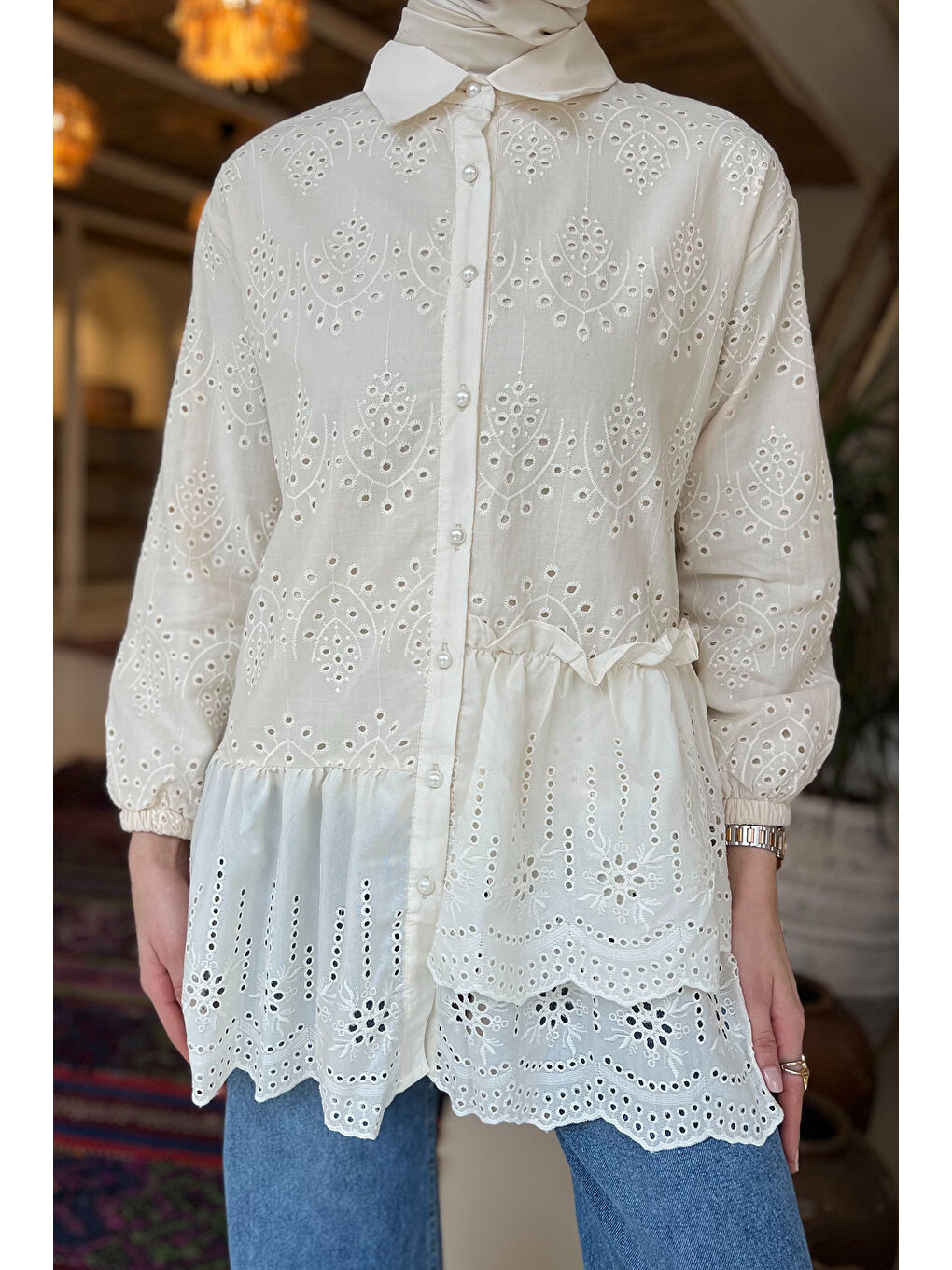 Bej Kadın İnci Düğmeli Fırfırlı Tesettür Fistolu Gömlek-6