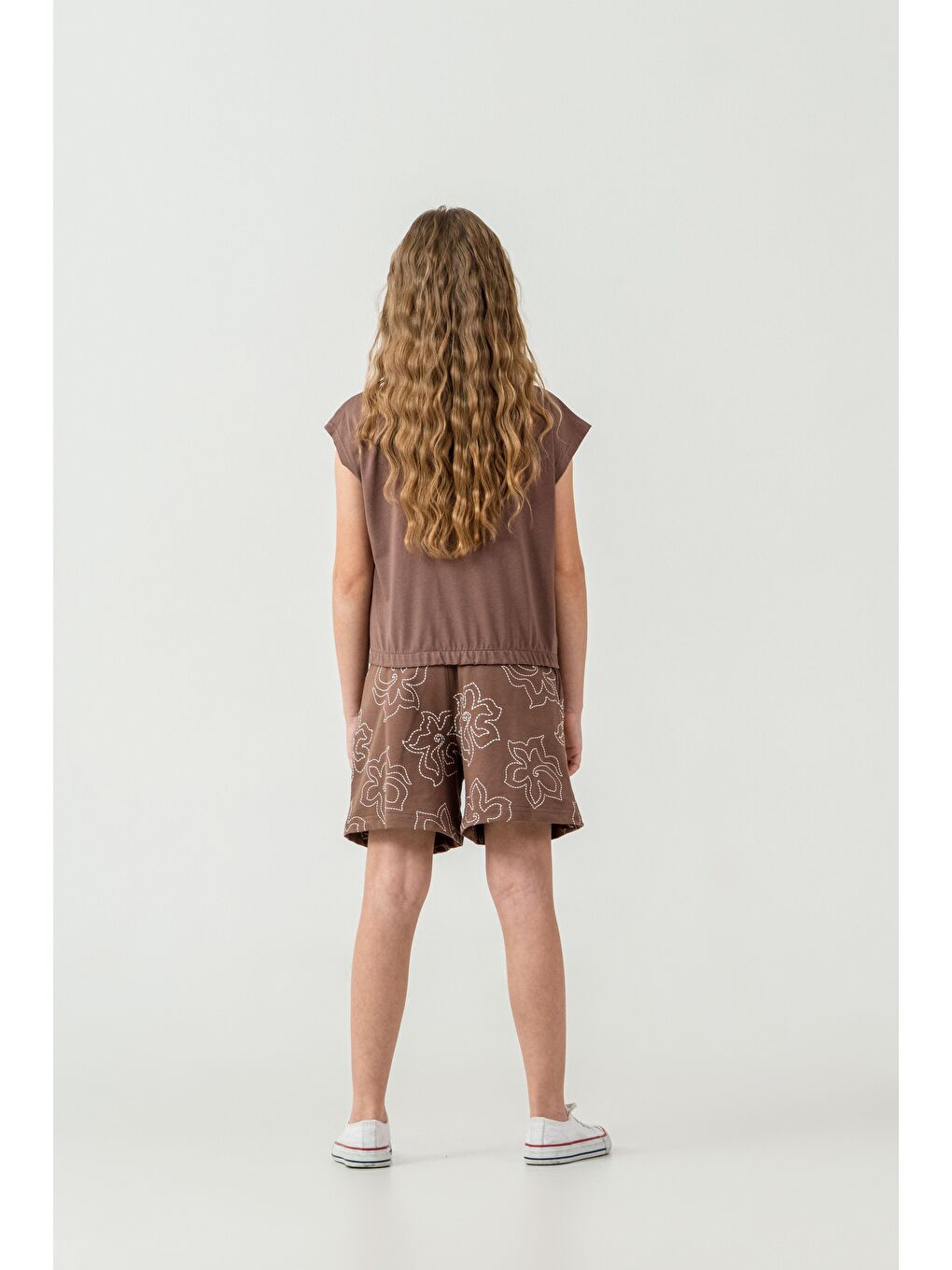 Kahverengi Üst Sol Omuz Baskılı Alt Tüm Alan Baskılı Kız Çocuk Şort - Tişört Takımı-5