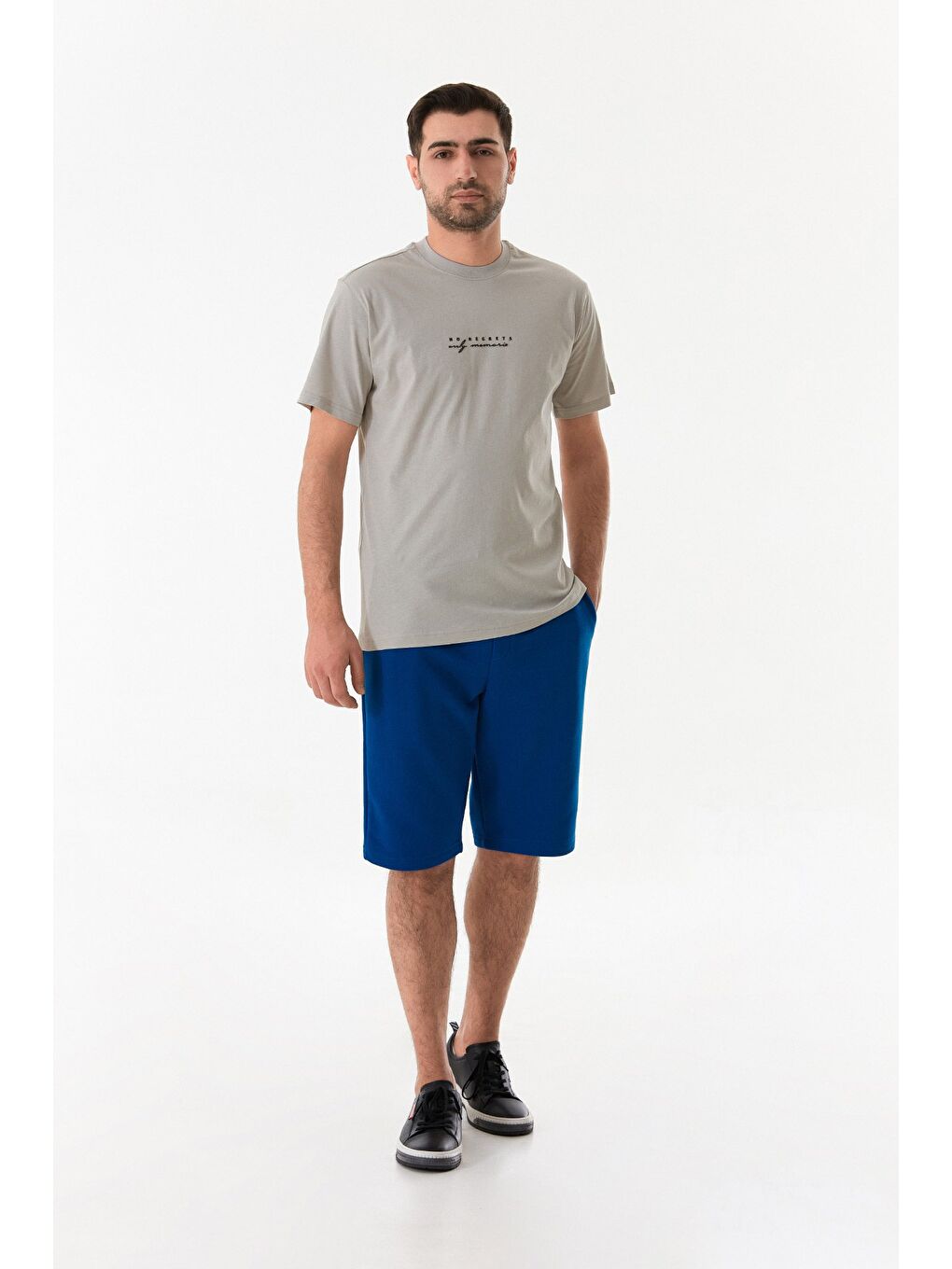 Bej Kabartma Baskılı Bisiklet Yaka Tişört-1