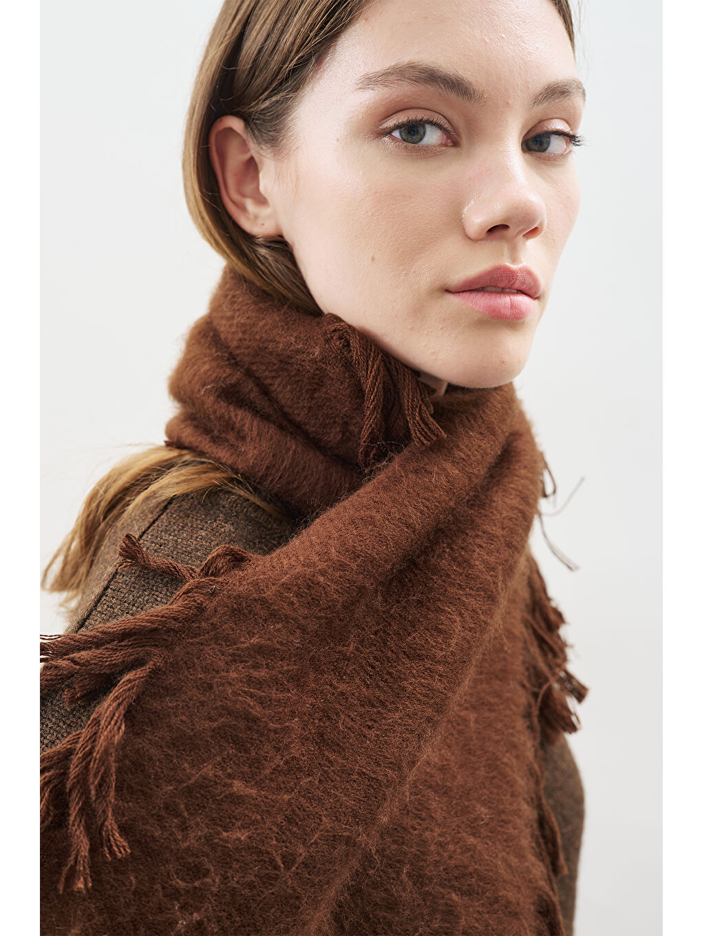 Püsküllü Atkı Kahverengi-4