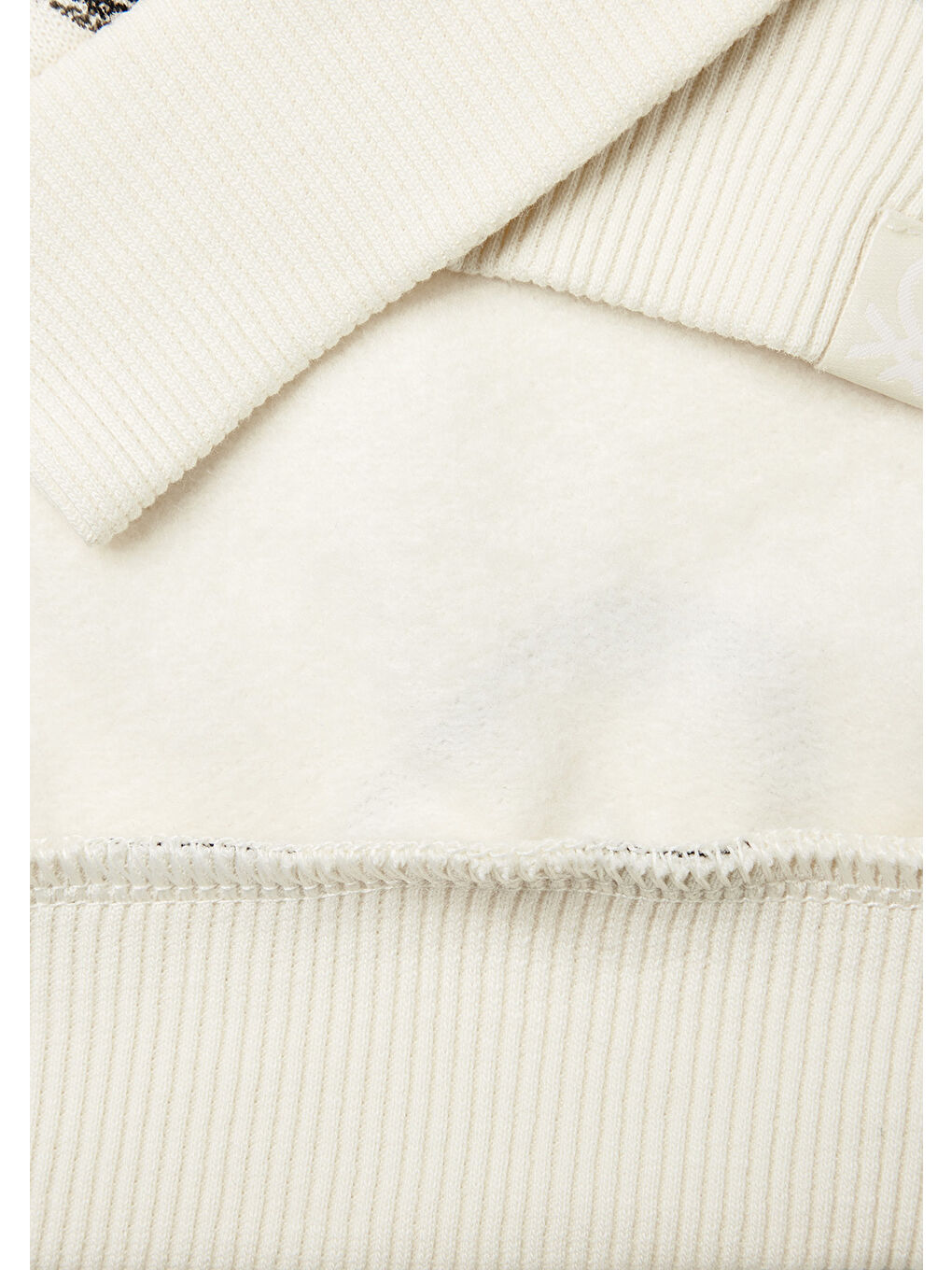 Kız Çocuk Ekru Tamamı Baskılı Logo Etiketi Detaylı Yırtmaçlı Sweatshirt-2