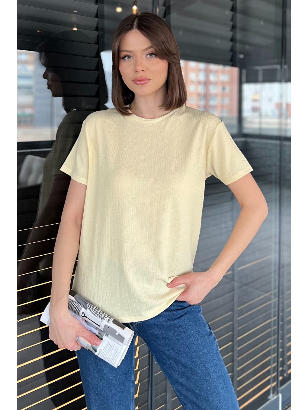 Sarı Kadın Bisiklet Yaka Basic Tişört-1