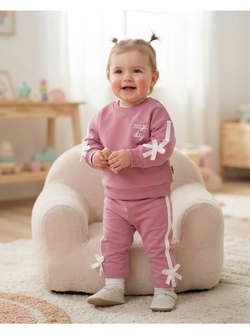 Pembe Kız Bebek Mevimlik Fiyonk Detaylı Nakışlı Mevsimlik Takım-1
