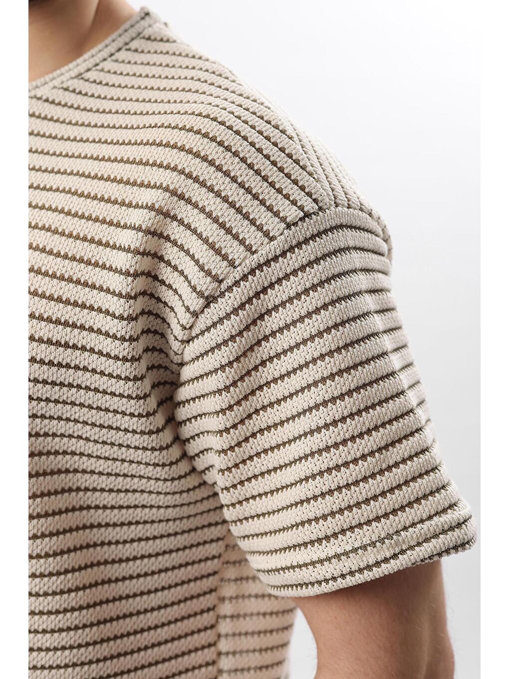 Haki Bisiklet Yaka Pamuklu Çizgili Erkek Tişört E7121-2