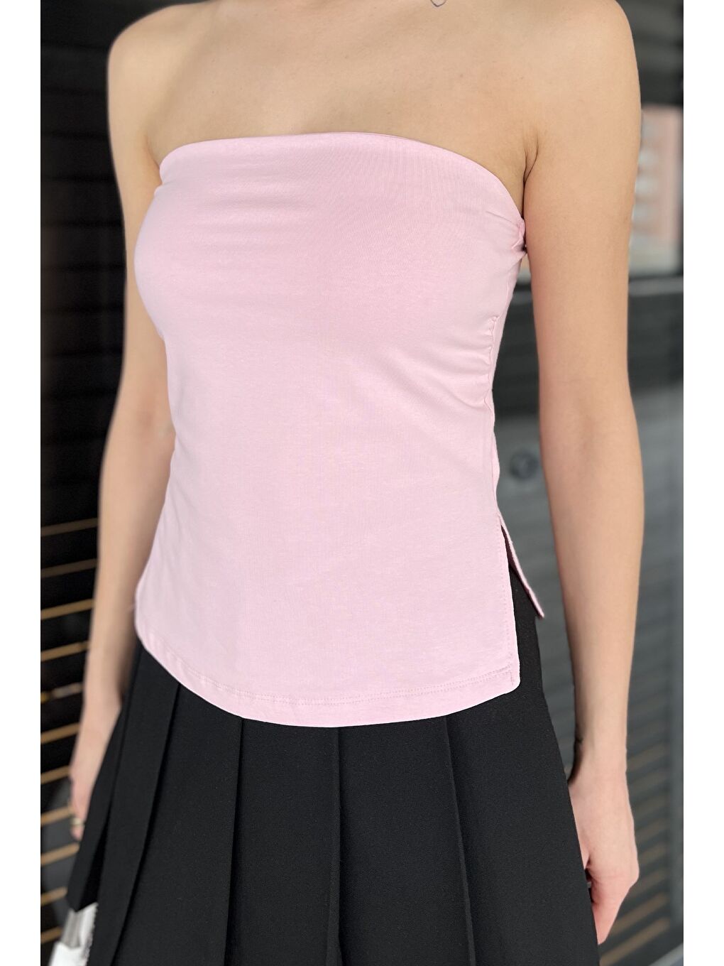 Pembe Kadın Yanlar Yırtmaç Detaylı Straplez Bluz-3