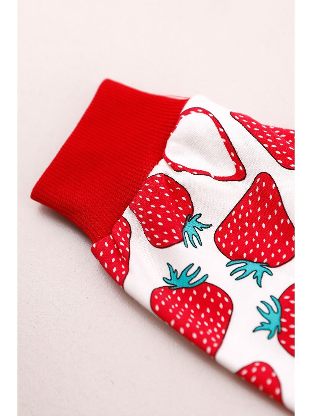 Beyaz %100 Pamuk Çilek Baskılı Çıtçıtlı Kız Çocuk Pijama Takımı-3