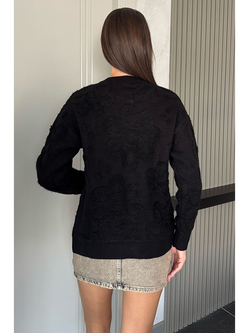 Siyah Çiçek Desenli Triko Ceket-3