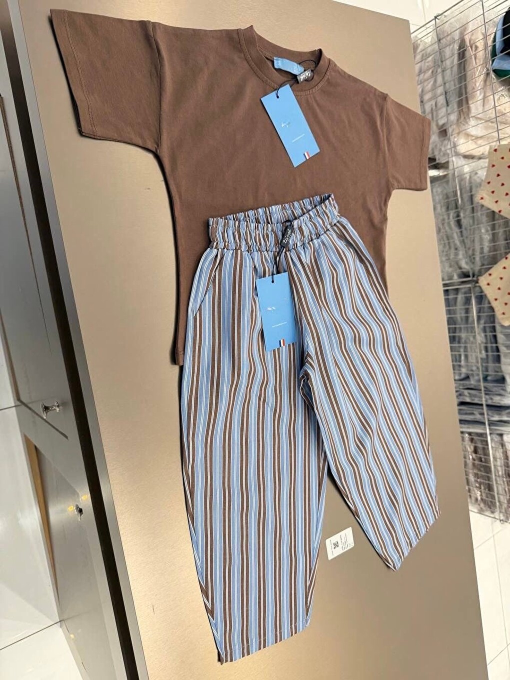 Karışık Çocuk Kahverengi T-shirt Çizgili Pantolon Takım-2