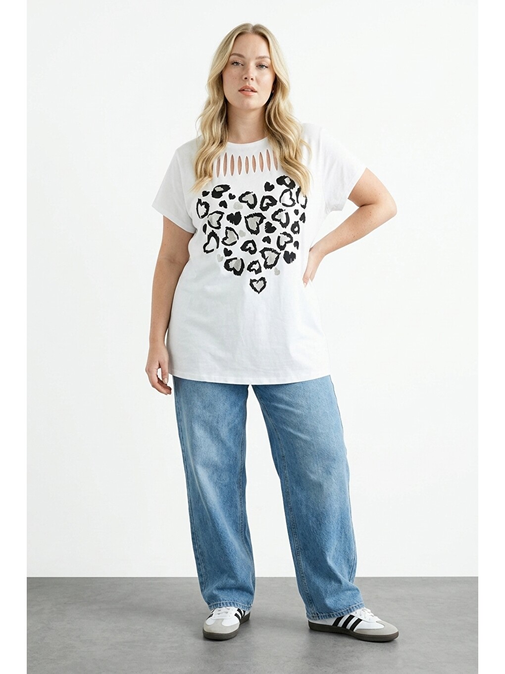 Beyaz Metalik Baskılı Yırtık Detaylı T-shirt-1