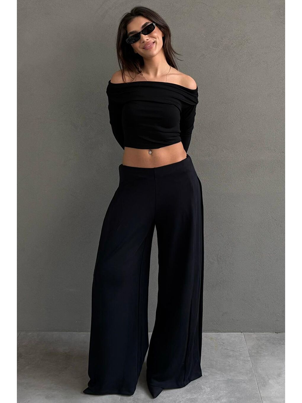 Siyah Yumuşak Dokunuşlu, Yanları Pilili, Modal İçeren Geniş Paça Pantolon Mg2668-3