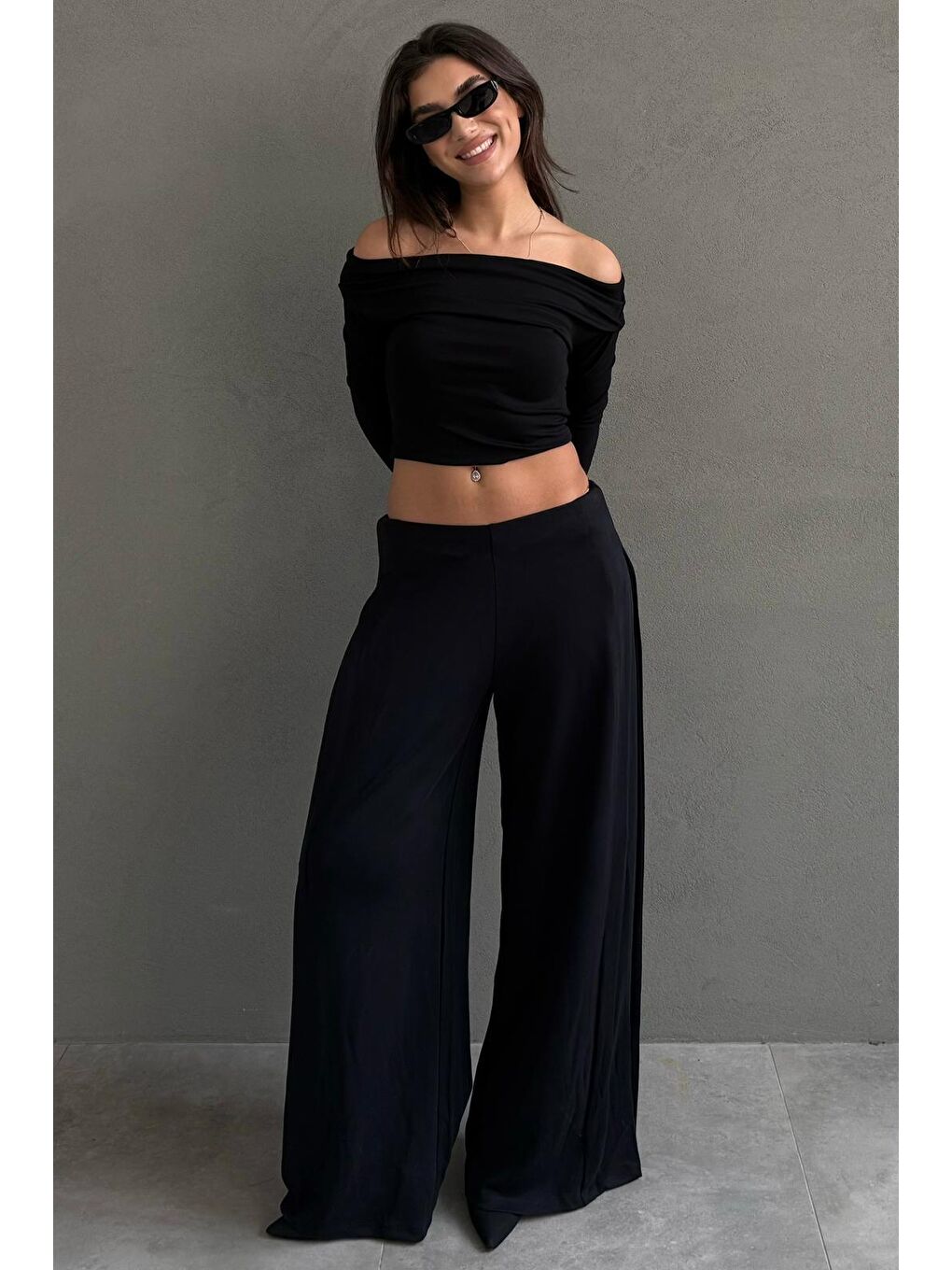 Siyah Yumuşak Dokunuşlu, Yanları Pilili, Modal İçeren Geniş Paça Pantolon Mg2668-4