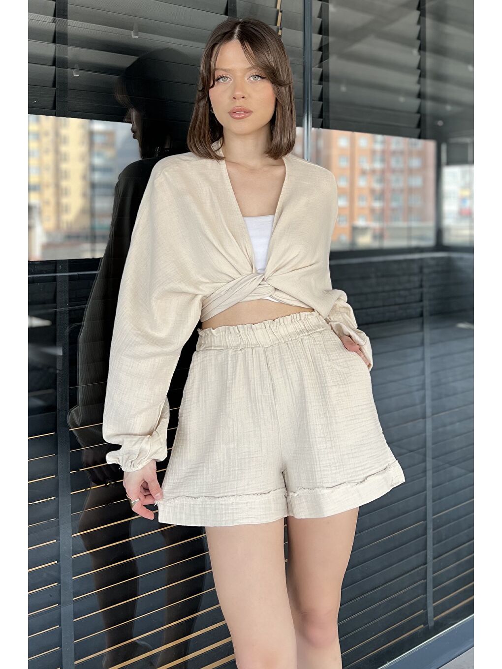 Bej Kadın Keten Şort