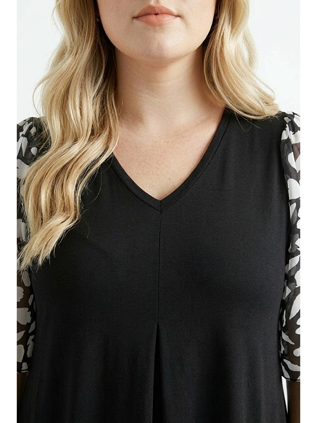 Siyah Kolları Tül Detaylı Pileli T-shirt-5