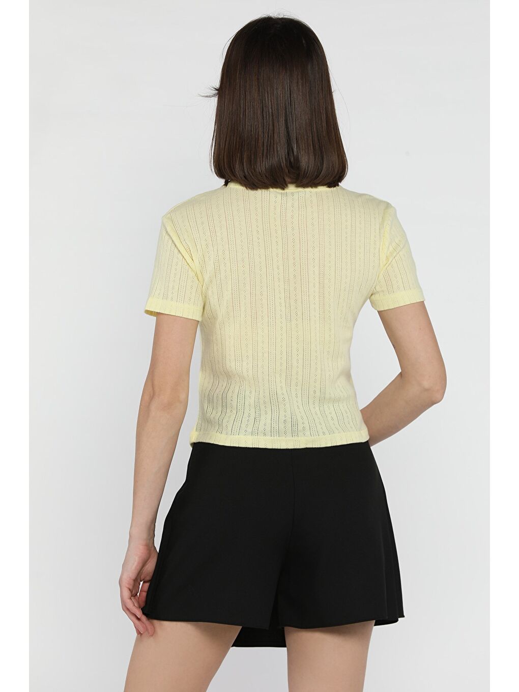 Sarı Kadın Boydan Düğmeli Ajurlu Bluz-2