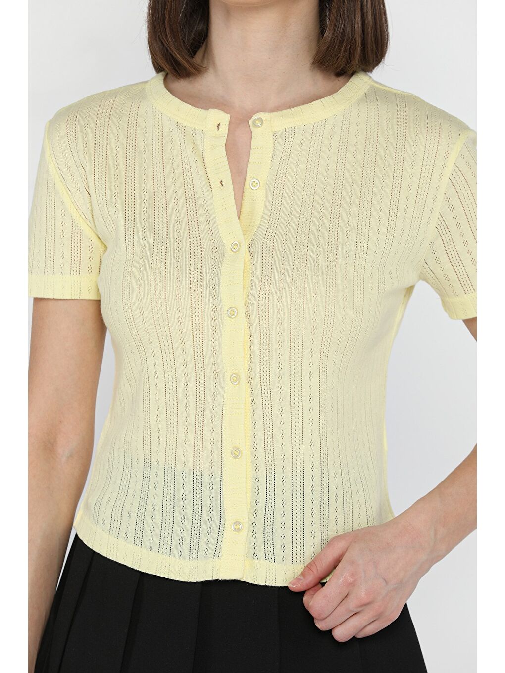 Sarı Kadın Boydan Düğmeli Ajurlu Bluz-3