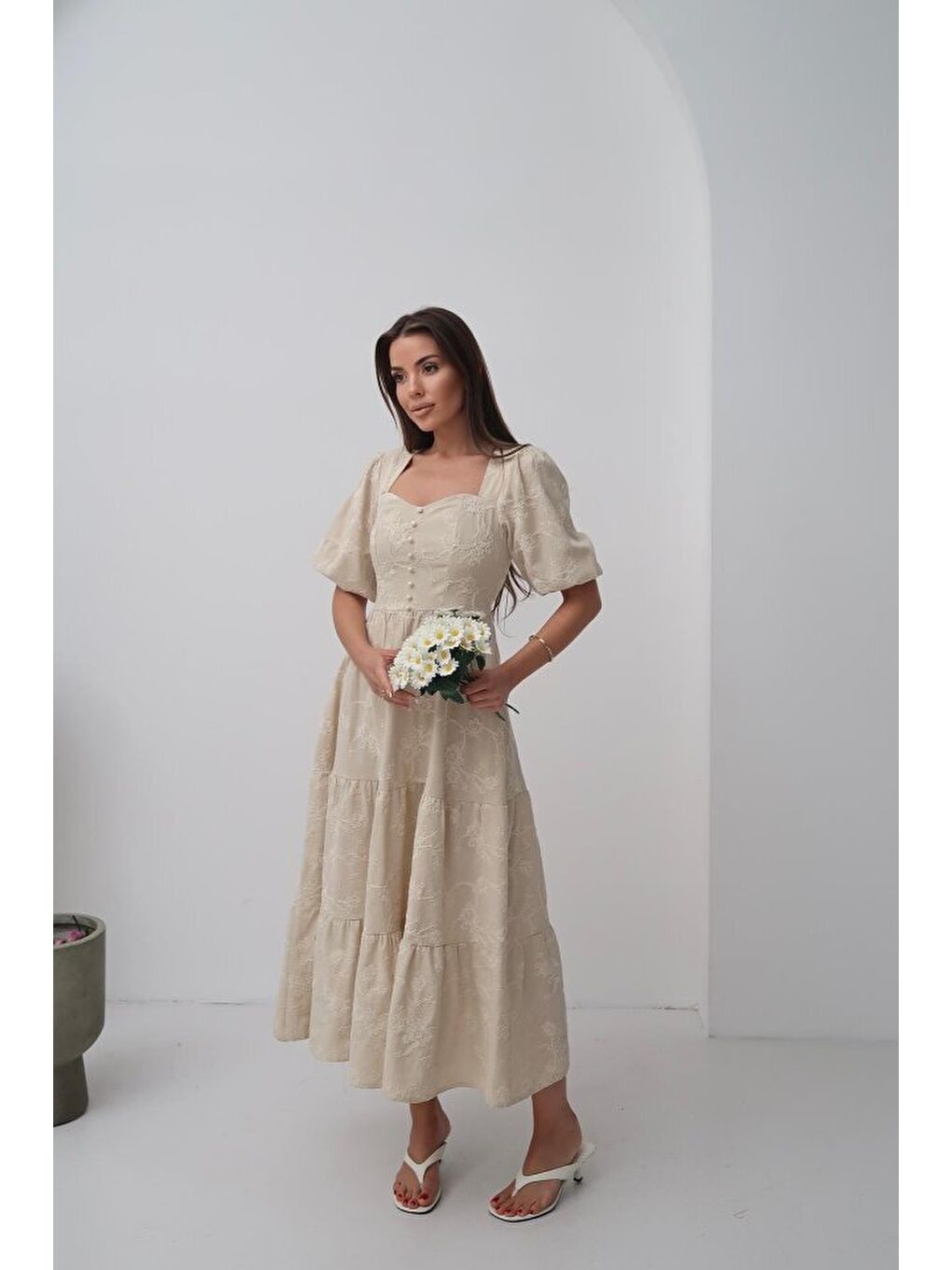 Bej Süs Düğmeli Balon Kollu Elbise-1