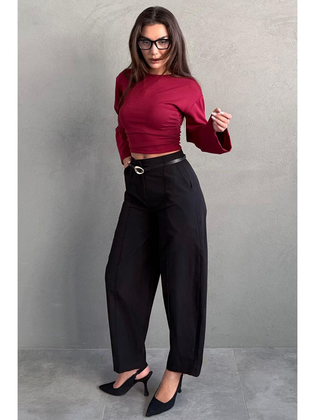 Siyah Modern Kesim Kemerli Yüksek Bel Bol Paça Kumaş Pantolon Mg2618-2