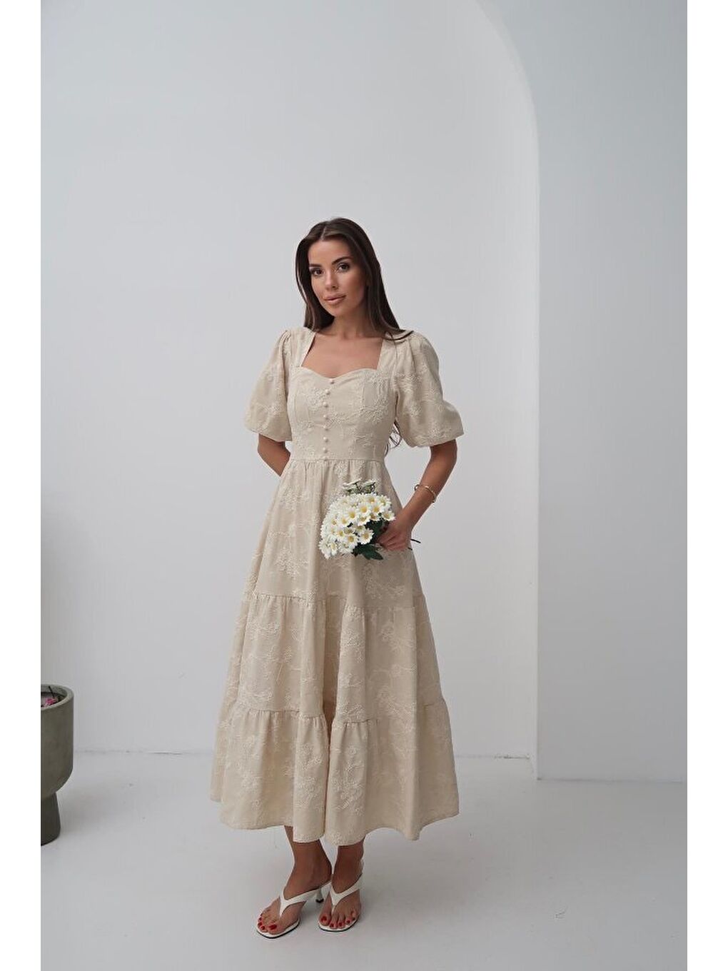 Bej Süs Düğmeli Balon Kollu Elbise-2