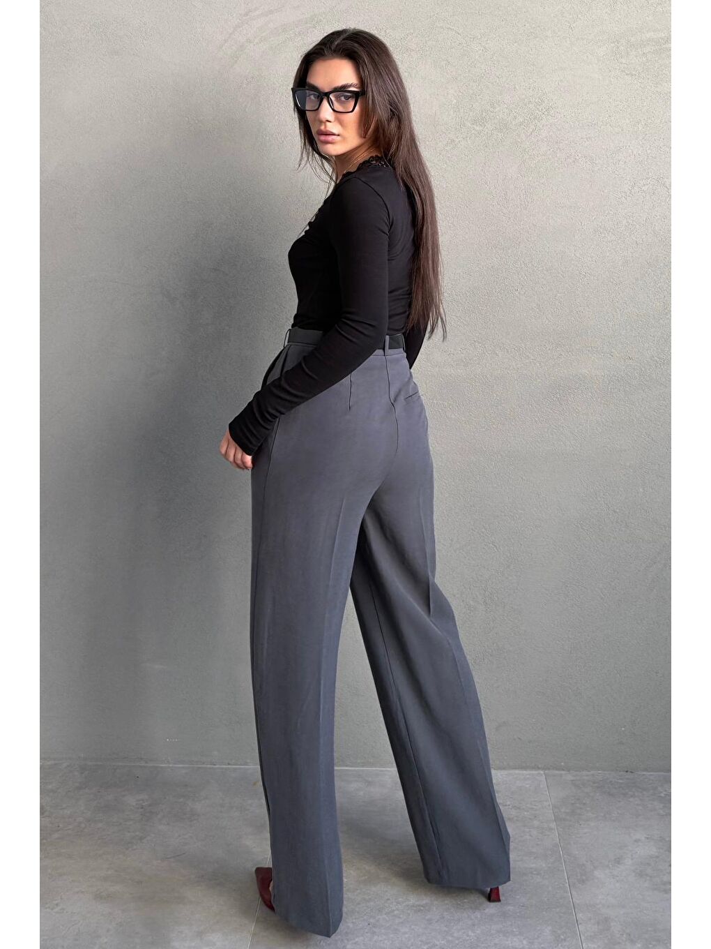 Antrasit Yüksek Bel Pileli Kemerli Geniş Paça Kadın Pantolon Mg2615-2