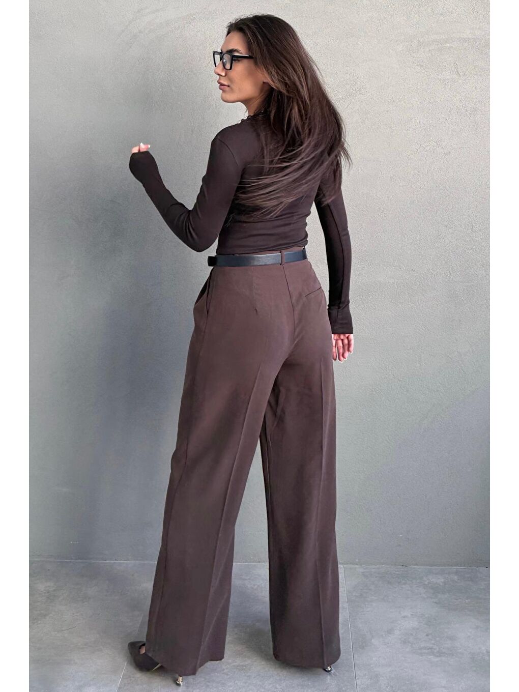 Kahverengi Yüksek Bel Pileli Kemerli Geniş Paça Kadın Pantolon Mg2615-2