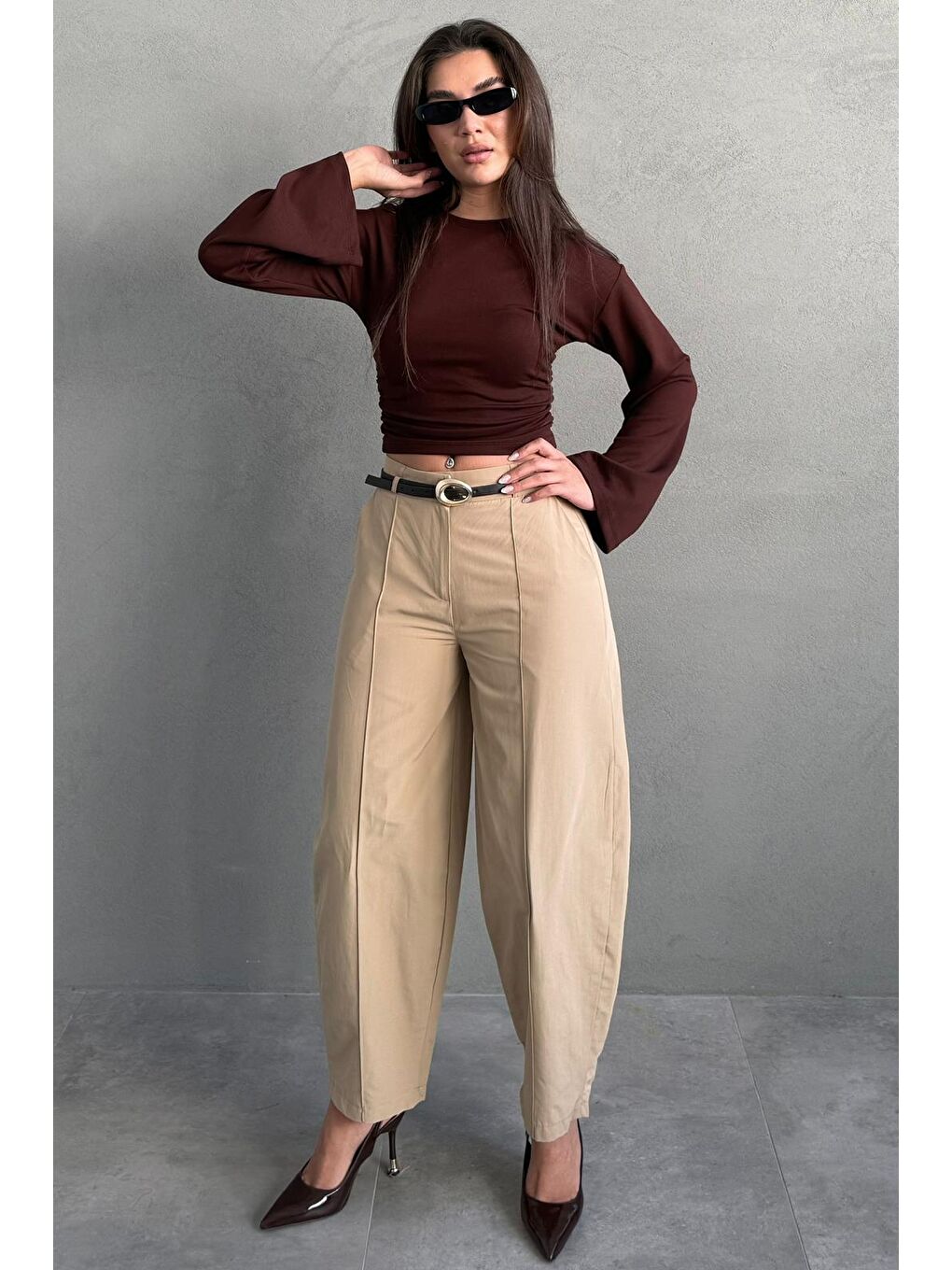 Bej Modern Kesim Kemerli Yüksek Bel Bol Paça Kumaş Pantolon Mg2618-4