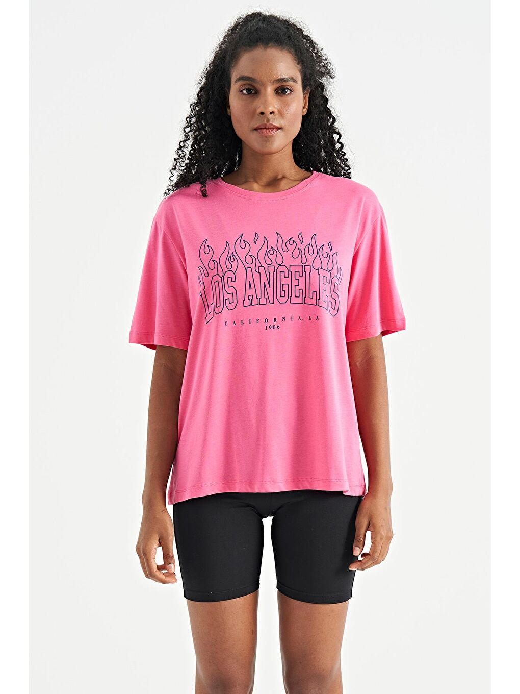 Veryperi Koyu Pembe Şeker Pembe Baskı Detaylı Oversize O Yaka Basic Kadın T-Shirt - 02181