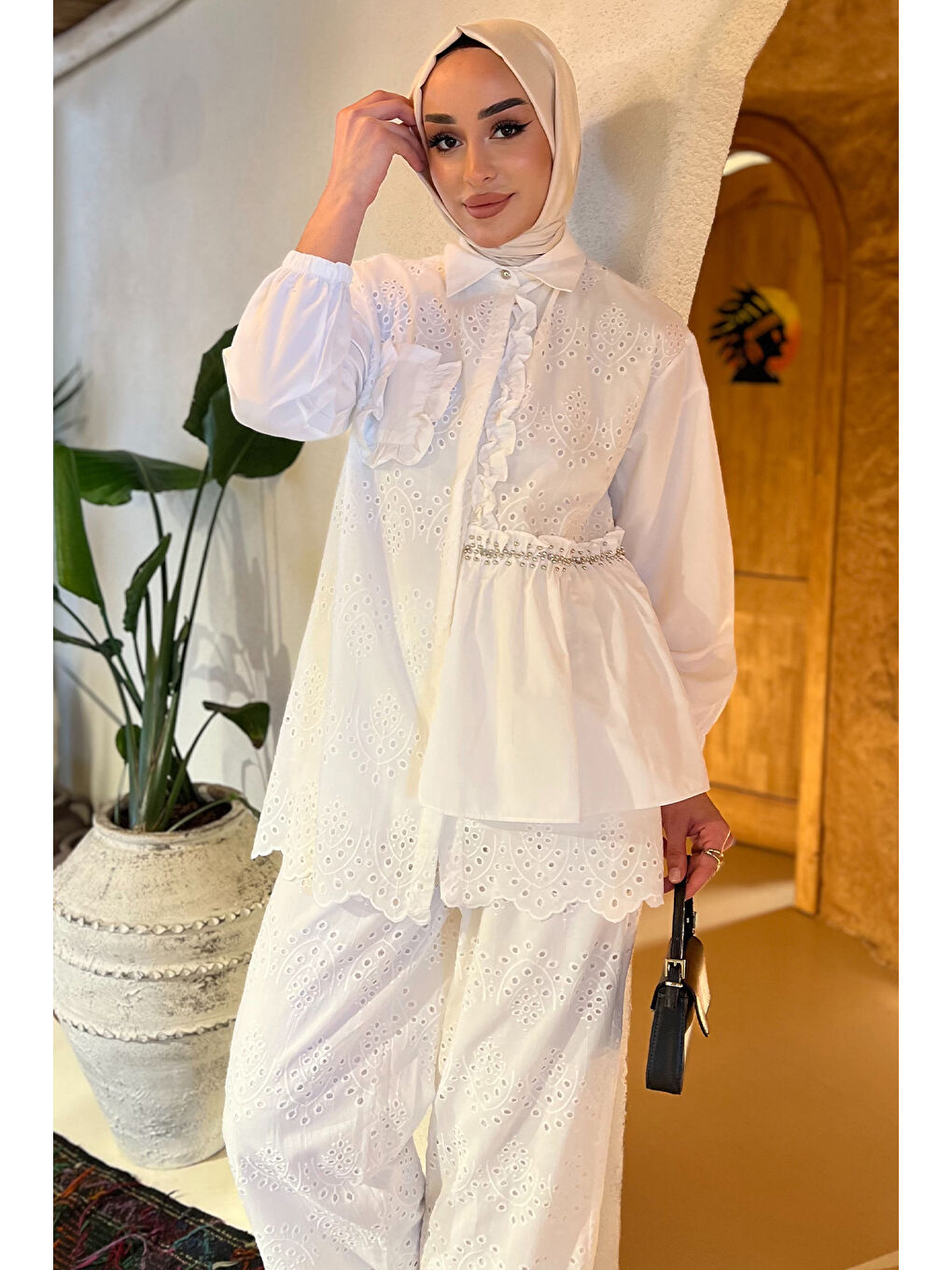 Ekru Kadın Taşlı Ve Fırfırlı Tek Cepli Tesettür Fistolu Gömlek (S-M-L Beden Uyumludur.)-2