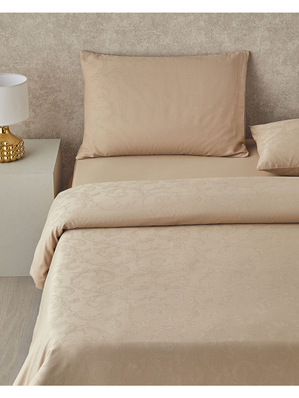 Sarı Royal Scroll Jakarlı Pamuk Saten King Size Nevresim Takımı 240x220 cm Antik Gold-1