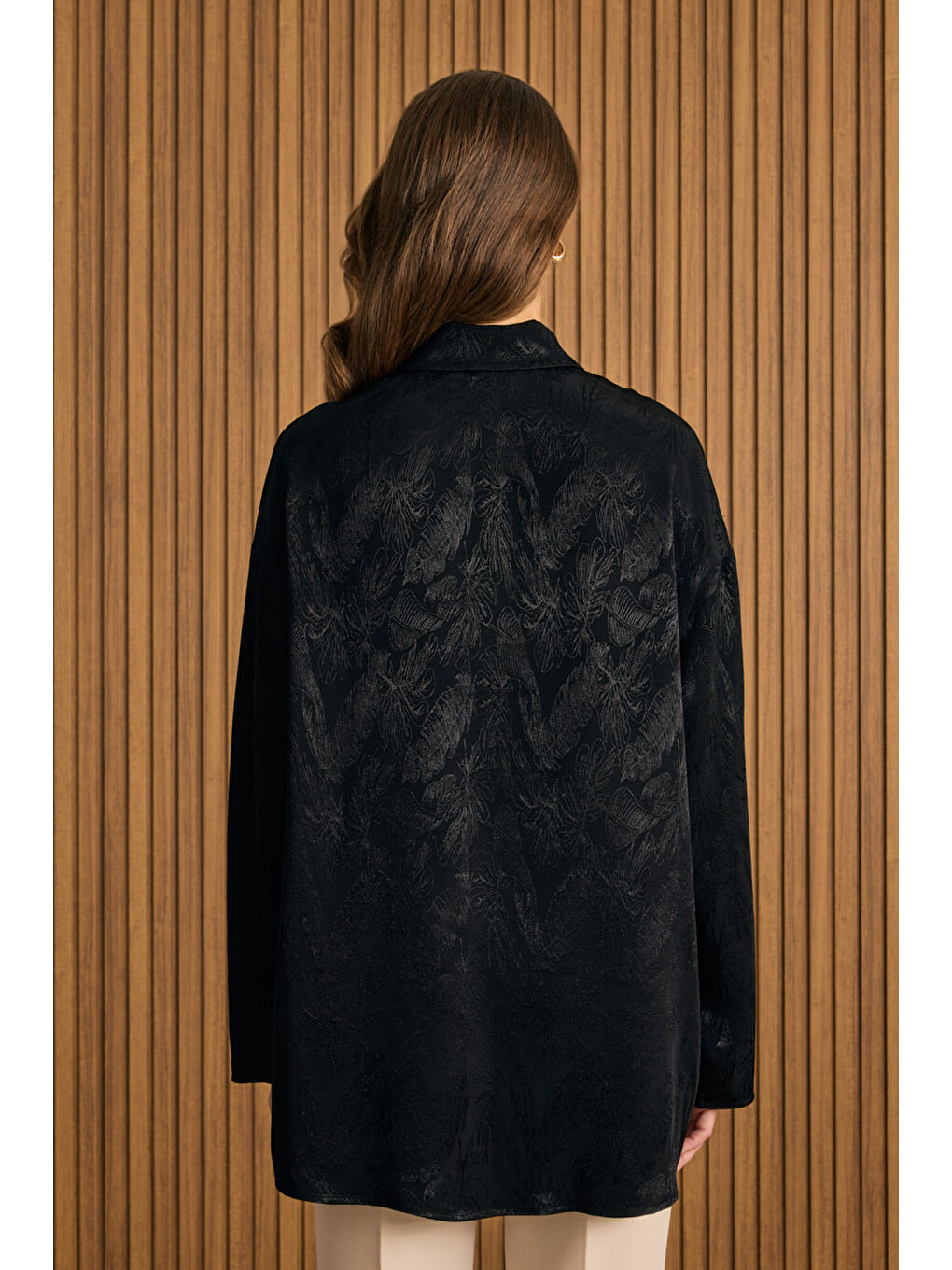 Siyah Dokusu Desenli Rayon Gömlek-3