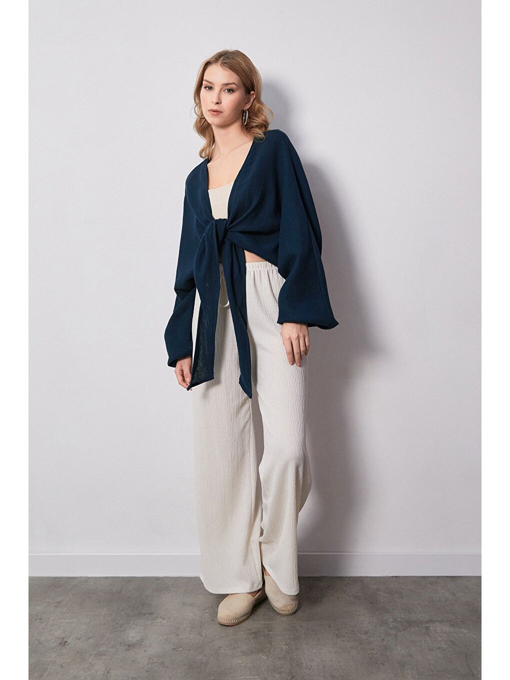 İndigo Basic Önü Bağlamalı Crop Bluz