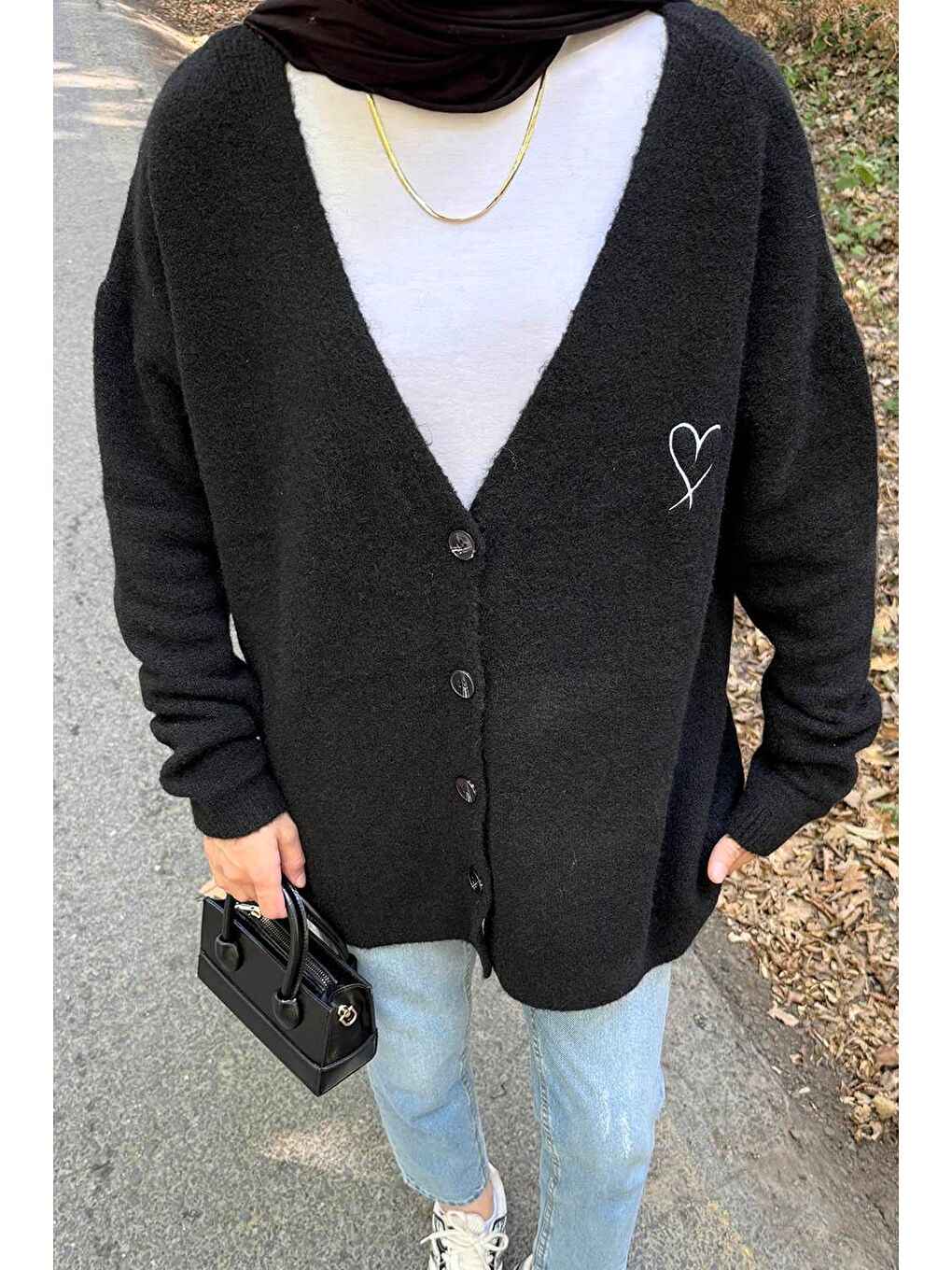 Kalp Nakış Detaylı Oversize Hırka Siyah-2