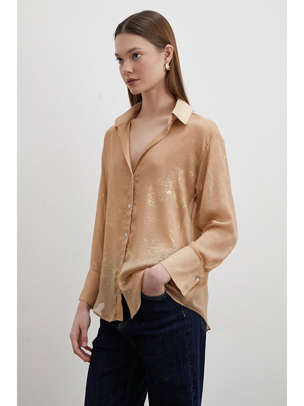 Karışık Simli V Yaka Gömlek Gold