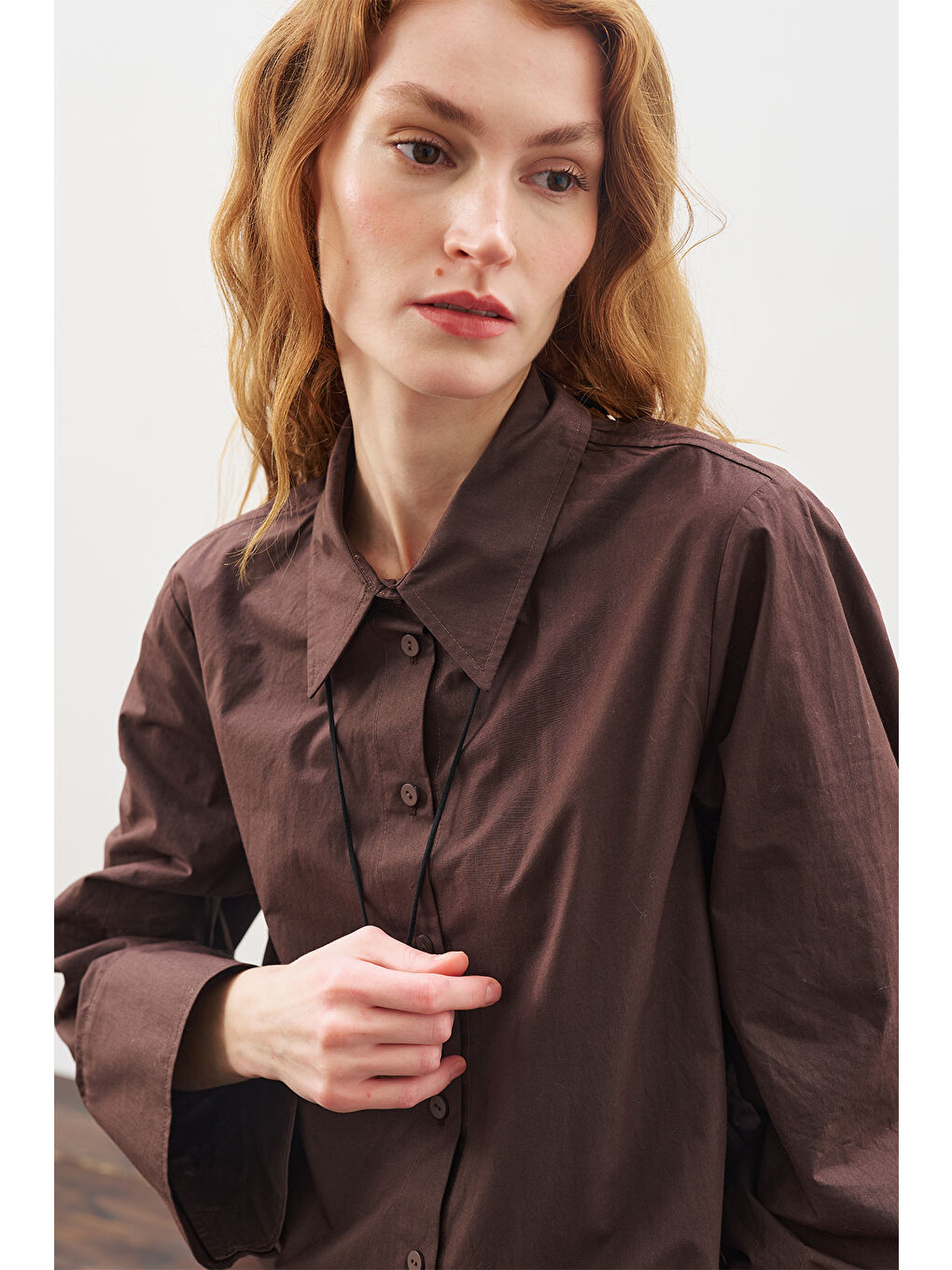 Kahverengi Geniş Manşetli Klasik Gömlek Acı Kahve-4