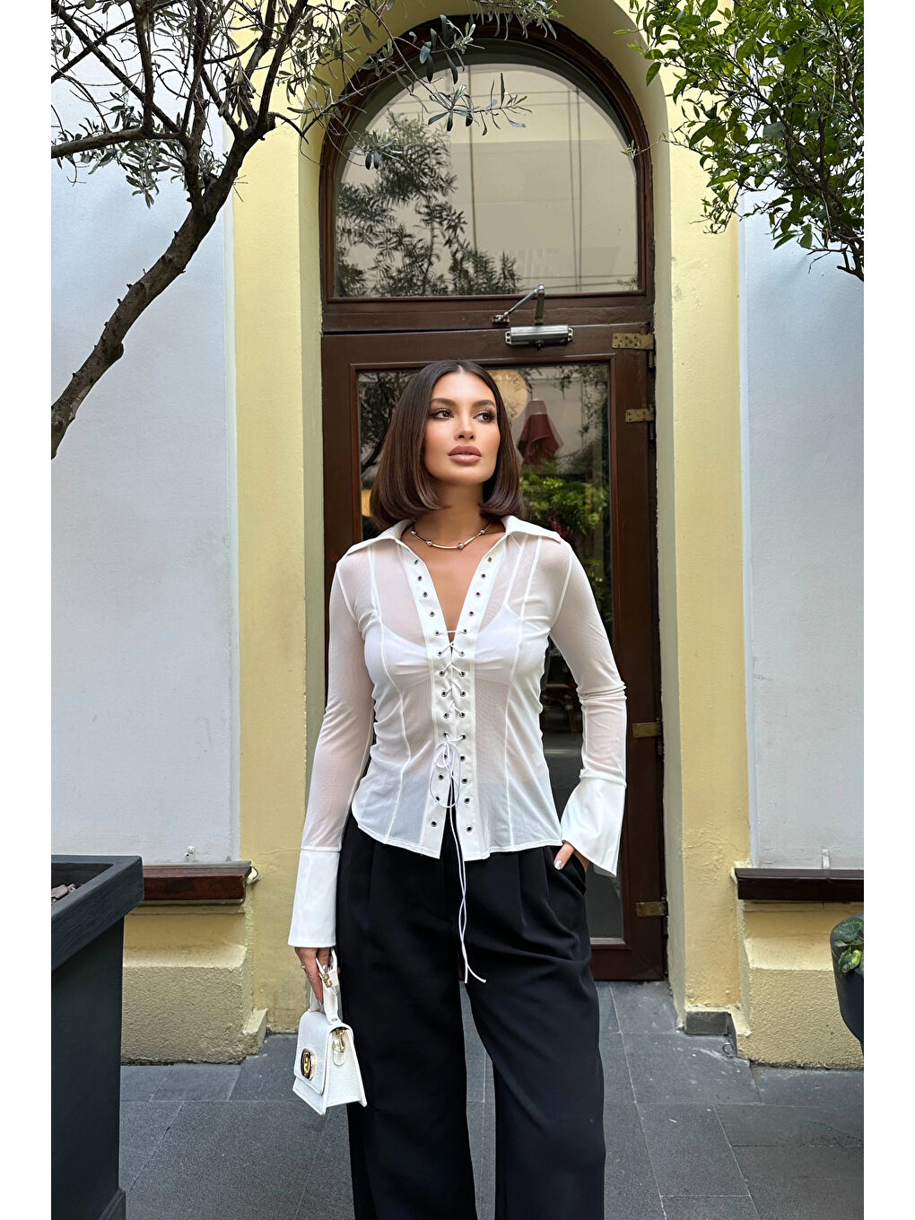 Kadın Beyaz Bağlamalı Tül Gömlek 1026-0015-3