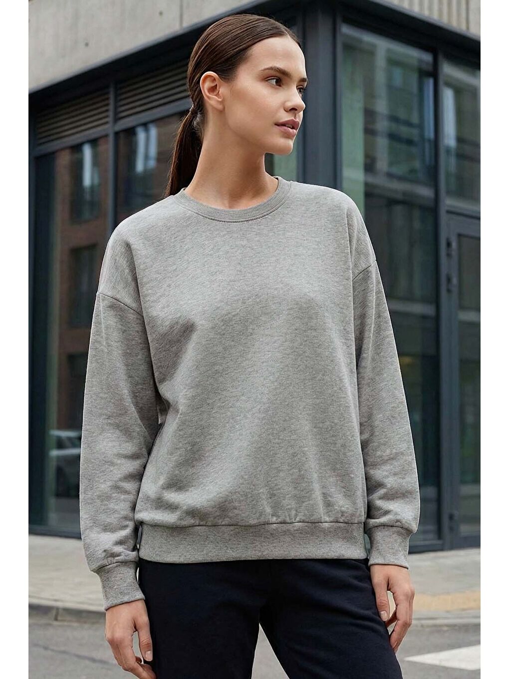 Gri Melanj Basic O Yaka Oversize Kadın Sweatshirt - 97053-2