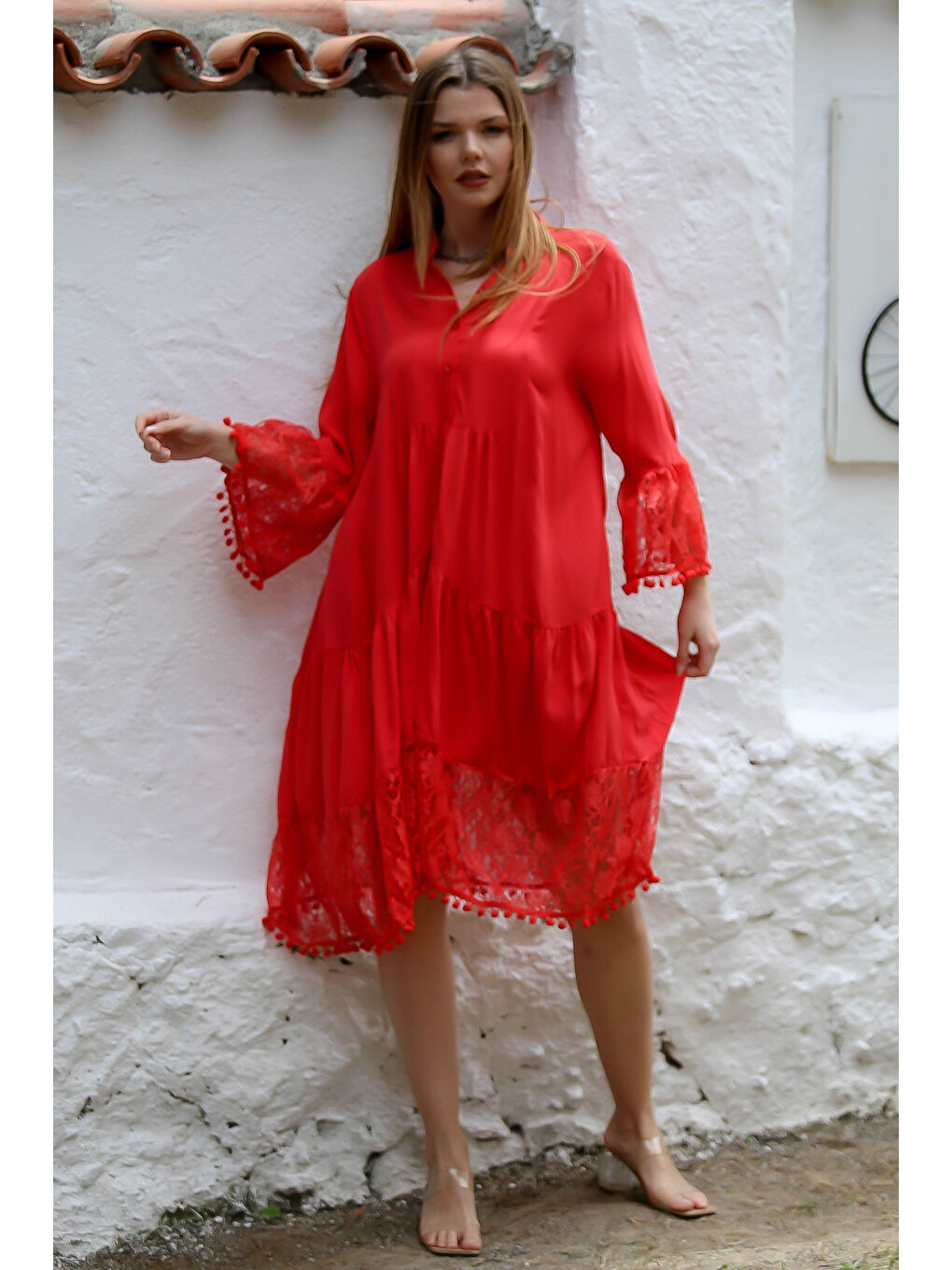 Kırmızı Hakim Yaka 3/4 Kol Düğmeli Eteği Fırfırlı Ponponlu Dantel Dokuma Casual Elbise-4