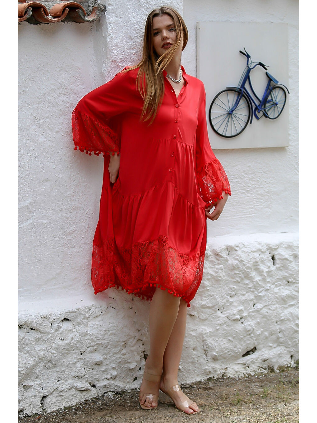 Kırmızı Hakim Yaka 3/4 Kol Düğmeli Eteği Fırfırlı Ponponlu Dantel Dokuma Casual Elbise-7