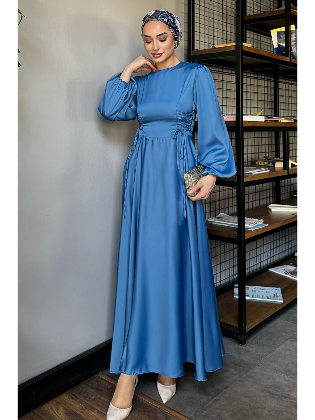 Mavi Yan Bağcık Detaylı Tesettür Saten Abiye Elbise-2