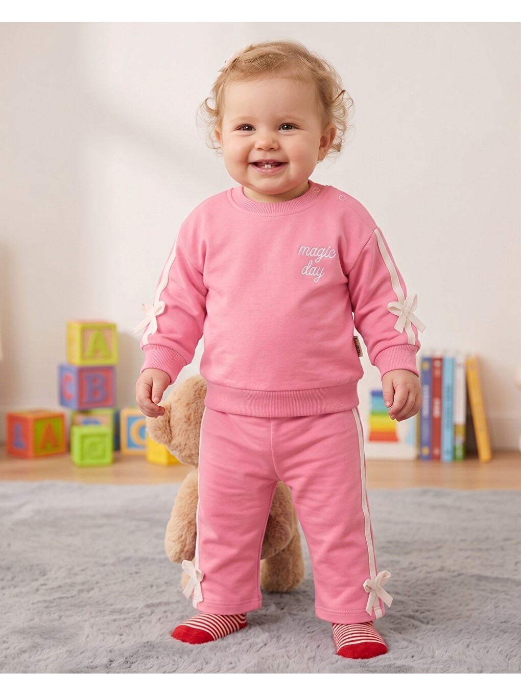 Pembe Kız Bebek Mevimlik Fiyonk Detaylı Nakışlı Mevsimlik Takım