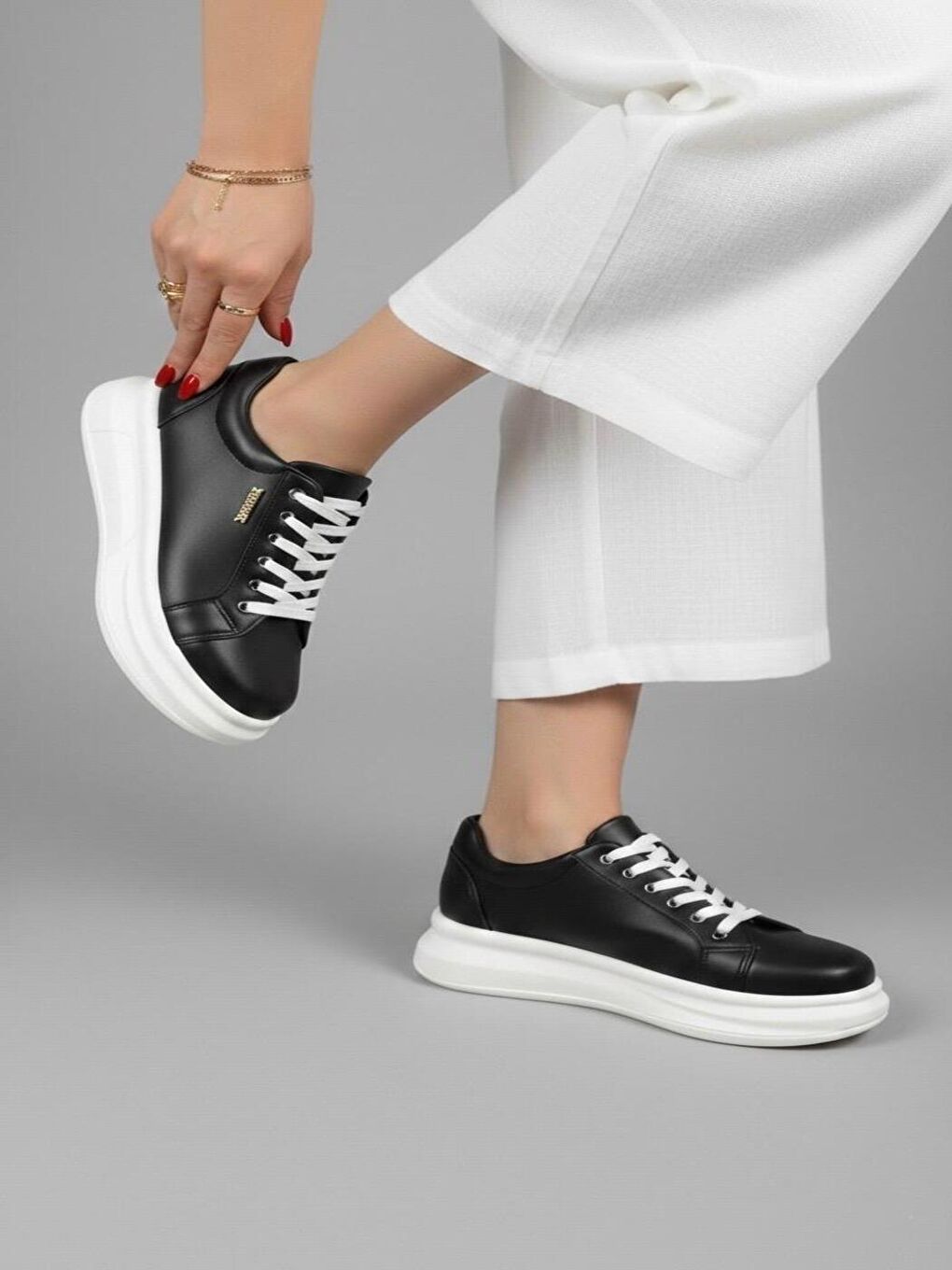 Kadın Less Siyah Kalın Tabanlı Ortopedik Günlük Sneaker