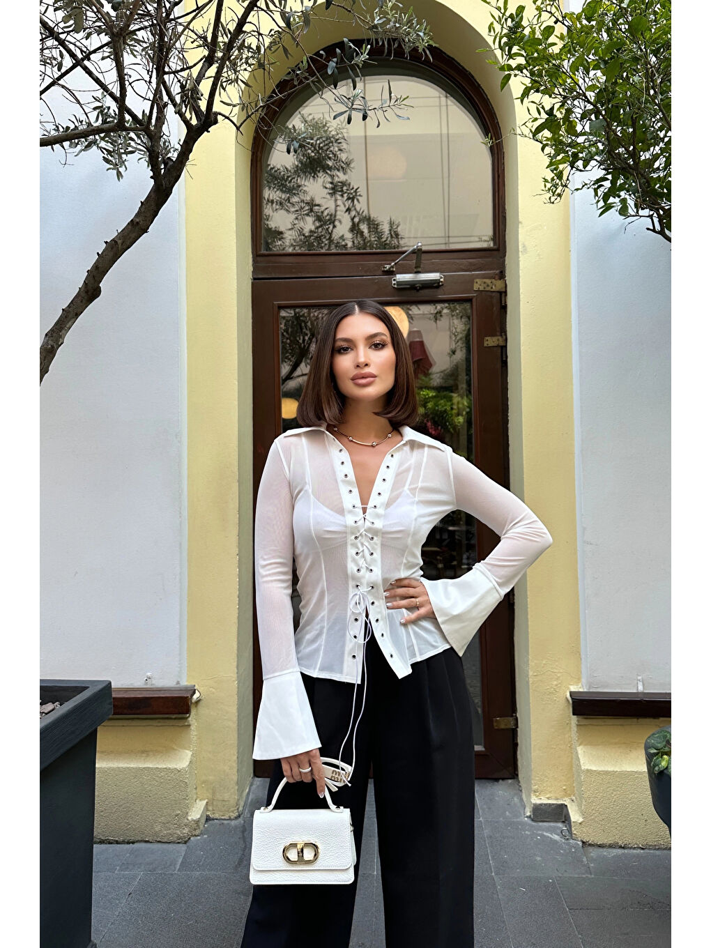 Kadın Beyaz Bağlamalı Tül Gömlek 1026-0015-4