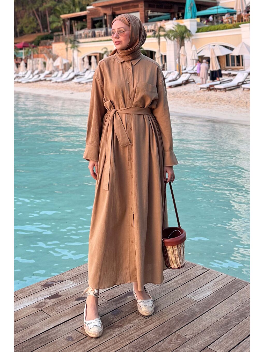 Kahverengi Kuşaklı Gömlek Elbise Sütlü Kahve