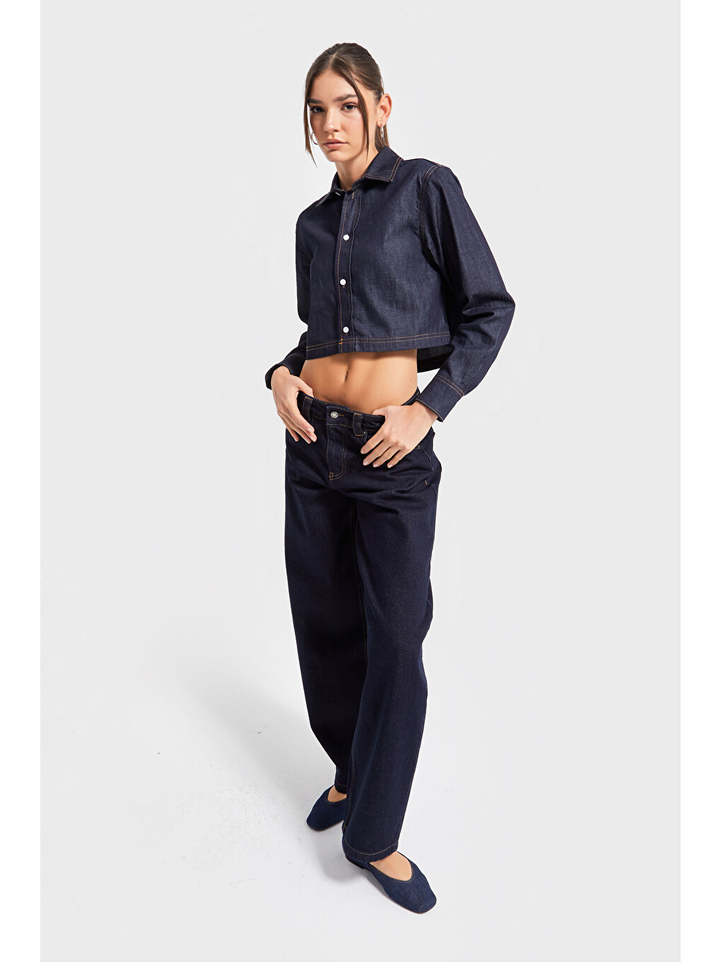 Kadın İndigo Renk cc01 7s5-50 Crop Fit Önü Düğmeli %100 Organik Denim Kumaş Gömlek-1